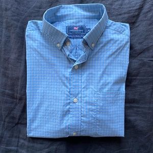 Vineyard vines performance button down